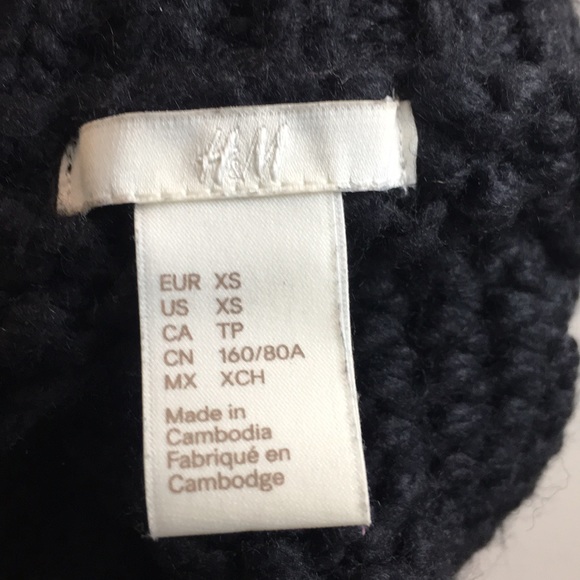 H&M Chunky Cropped Black Mockneck - Picture 4 of 4